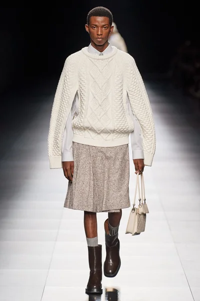Look 8